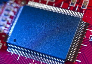 快速查看电脑主板型号与系统软硬件信息指南