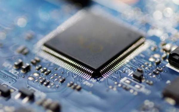 电脑算力揭秘 核心与外围辅助设备的协同之道